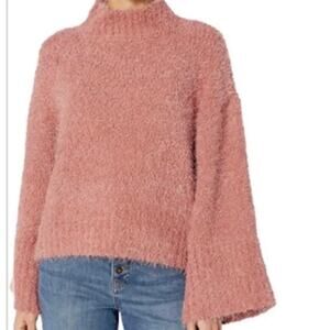 Cupcakes & Cashmere Pink Fluffy Super Soft & Cozy Sz M